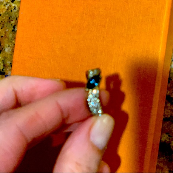 Sapphire like gorgeous blue stone golden fashion ring size 5.5 . Must have! - Picture 2 of 6
